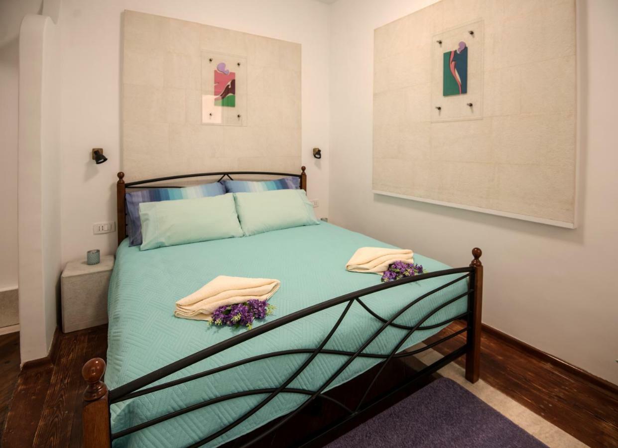 Ibis Your Cosy Oasis With Private Parking And Patio Split Exterior photo
