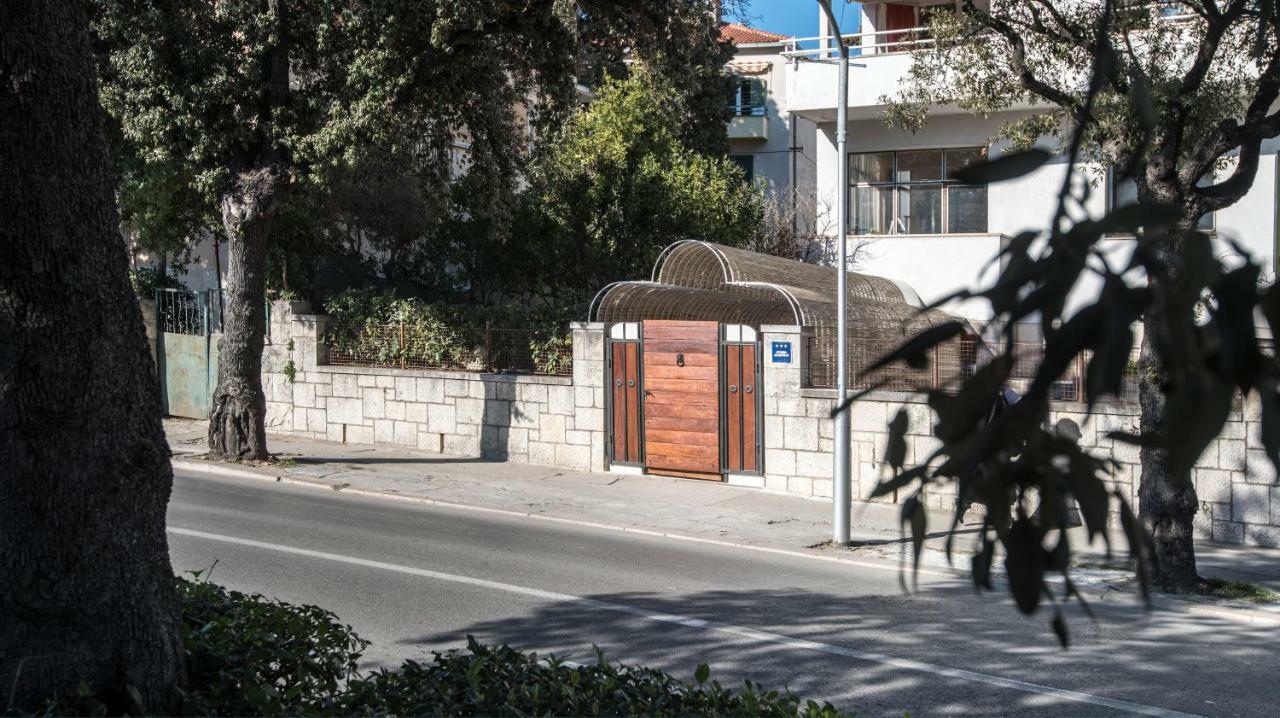 Ibis Your Cosy Oasis With Private Parking And Patio Split Exterior photo