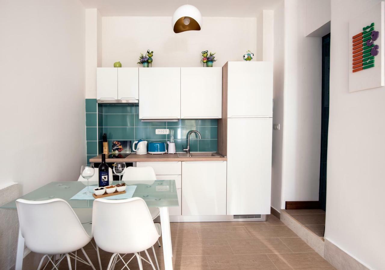 Ibis Your Cosy Oasis With Private Parking And Patio Split Exterior photo
