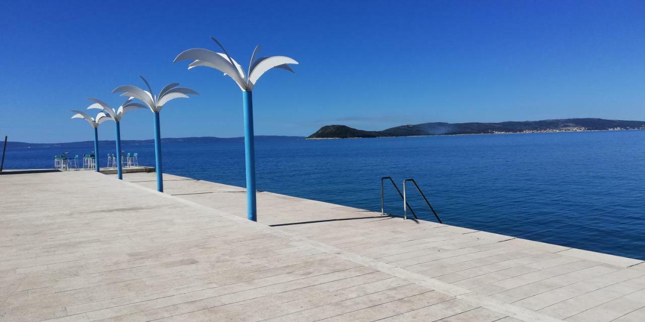 Ibis Your Cosy Oasis With Private Parking And Patio Split Exterior photo